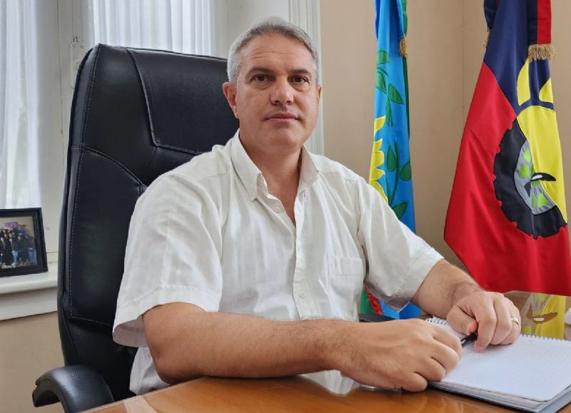 Retiene sueldos para el PJ: intendente de Chacabuco, en la mira por escándalo