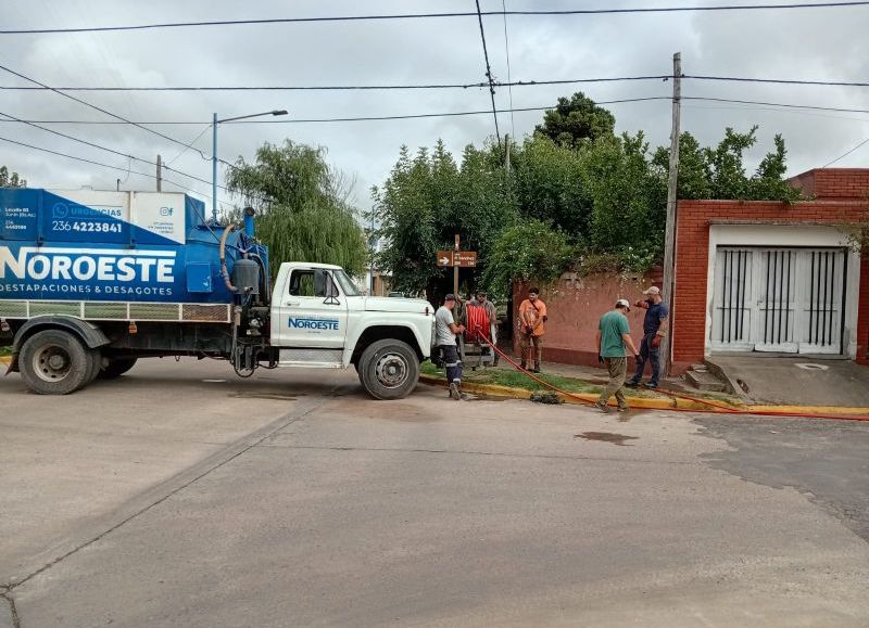 Refuerzan tareas de desobstrucción ante problemas en cañerías