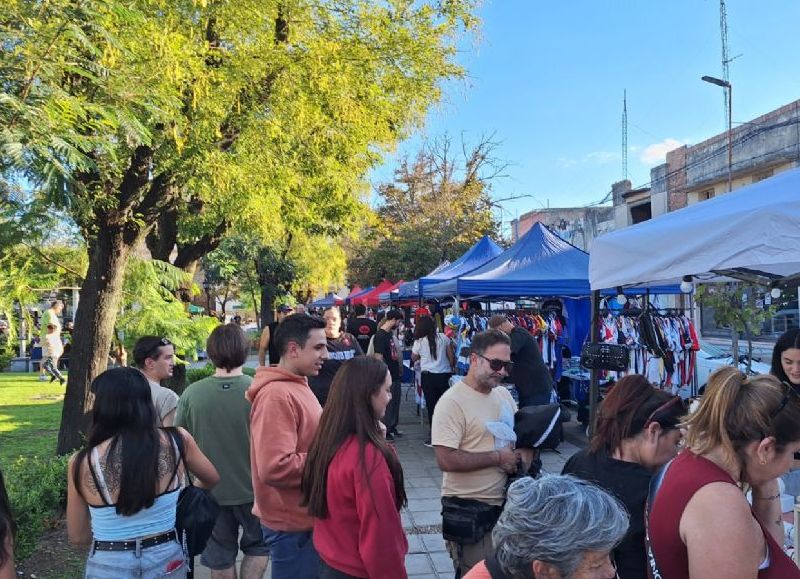La feria en la plaza llega con música y emprendedores en mayo