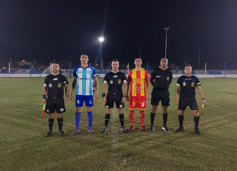 Victorias de Argentino, Carabelas y El Huracán