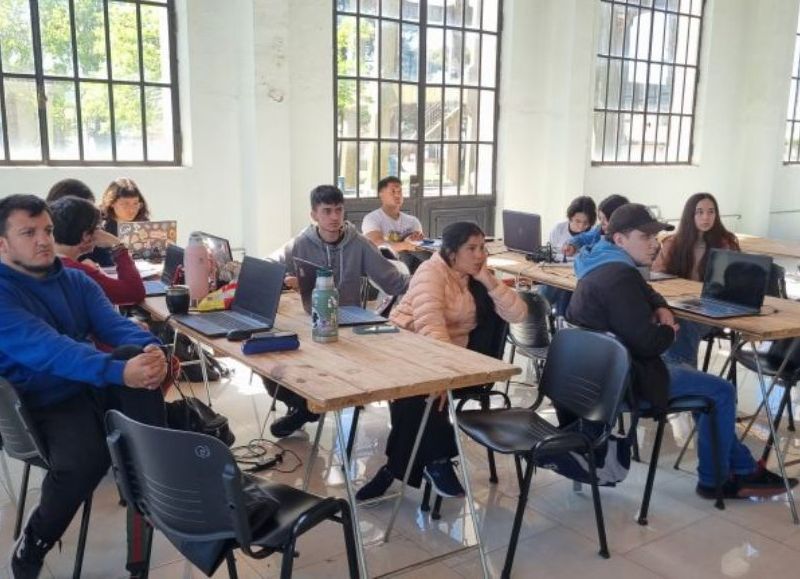 El Programa Puente de la UBA sigue en marcha y suma una destacada participación científica