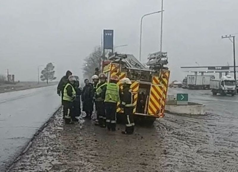 Volcó un camión en la Ruta Nacional 8