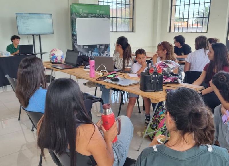 Finalizó el primer cuatrimestre de la Diplomatura en iniciación a la programación y análisis de datos