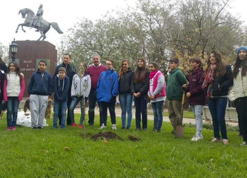 Alumnos de primer año del secundario de nuestro distrito juraron proteger al medio ambiente