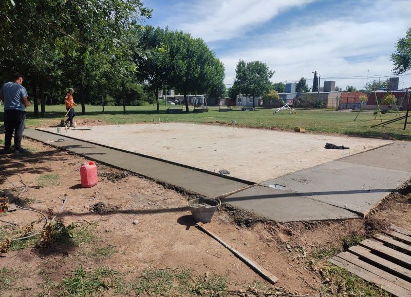 Avanza la construcción del SUM en Barrio Evita