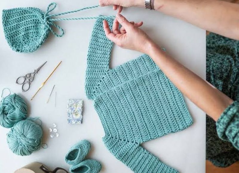 El municipio abre un taller gratuito de crochet para jóvenes y adultos con materiales disponibles