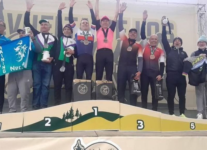 Ciclismo: podio rojense en la Vuelta a los Bosques