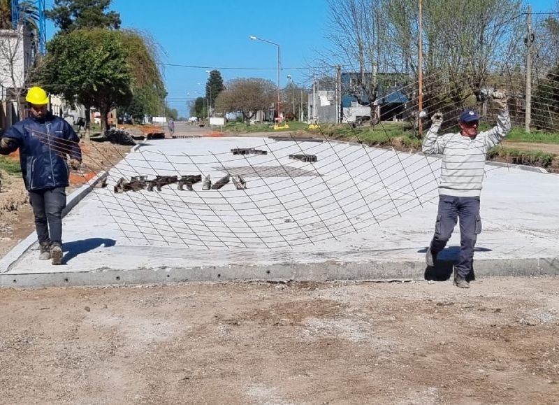 Avanza la segunda etapa de pavimentación en la avenida Diego Trillo