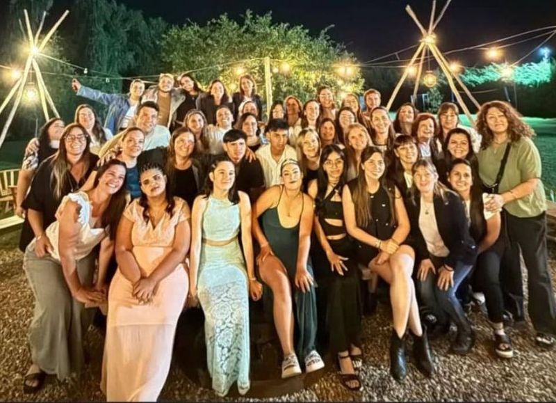 Emoción y celebración en la fiesta de egresados de la Escuela de Educación Especial 501