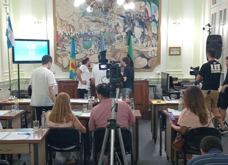 VIDEO | Licencia al intendente: el Concejo la aprobó por mayoría y LLA votó en contra