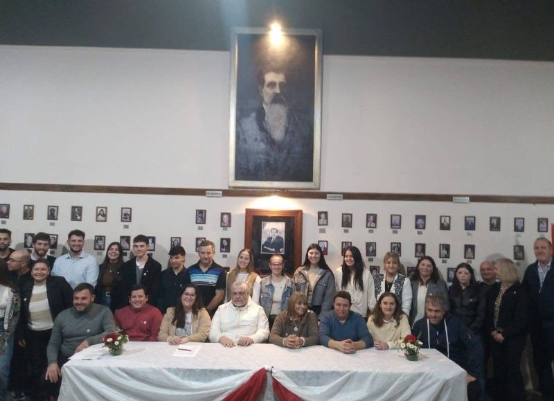 Alejandro Tato Bellone asumió la presidencia del Comité de la UCR
