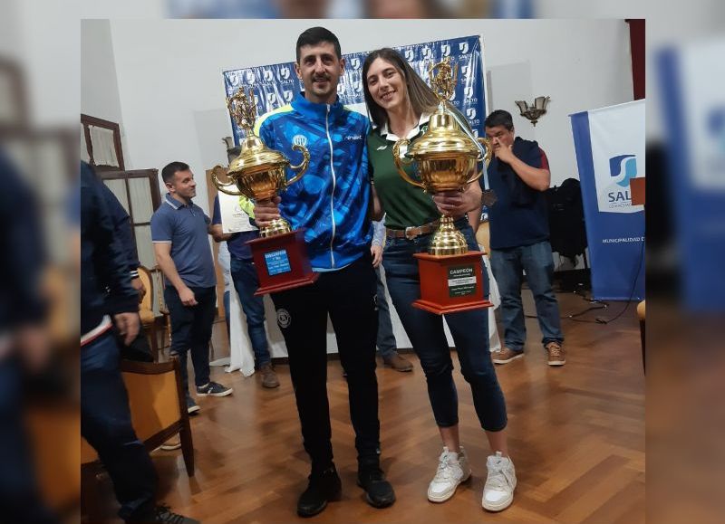 Entrega de trofeos en el Torneo 3 Ligas: Compañía de Salto campeón y Argentino de Rojas subcampeón