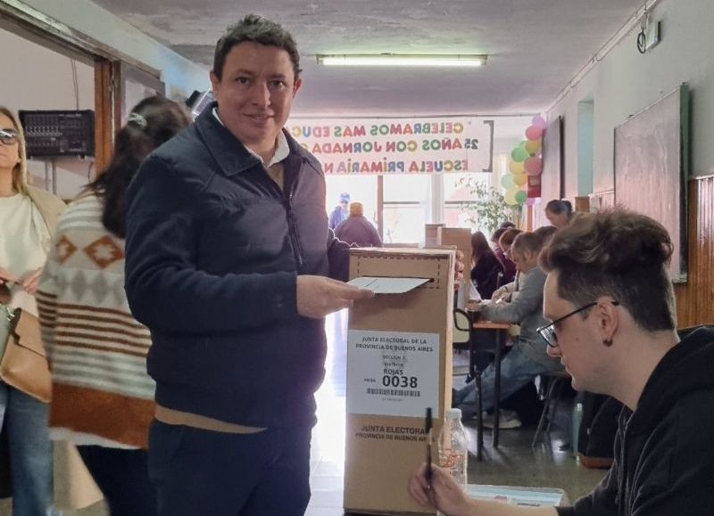 #Elecciones2025: Javier Palmieri emitió su voto y destacó la normalidad del acto electoral