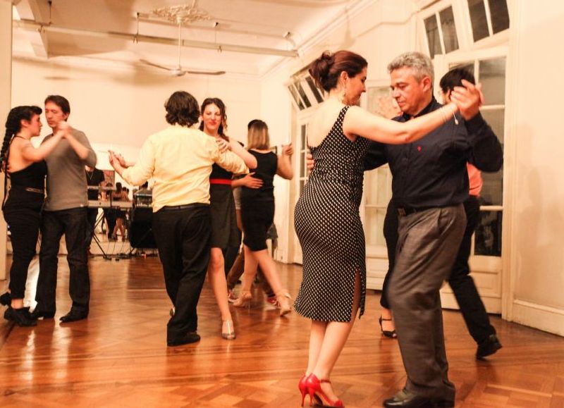 El municipio organiza una clase de tango y práctica milonguera con entrada libre y gratuita
