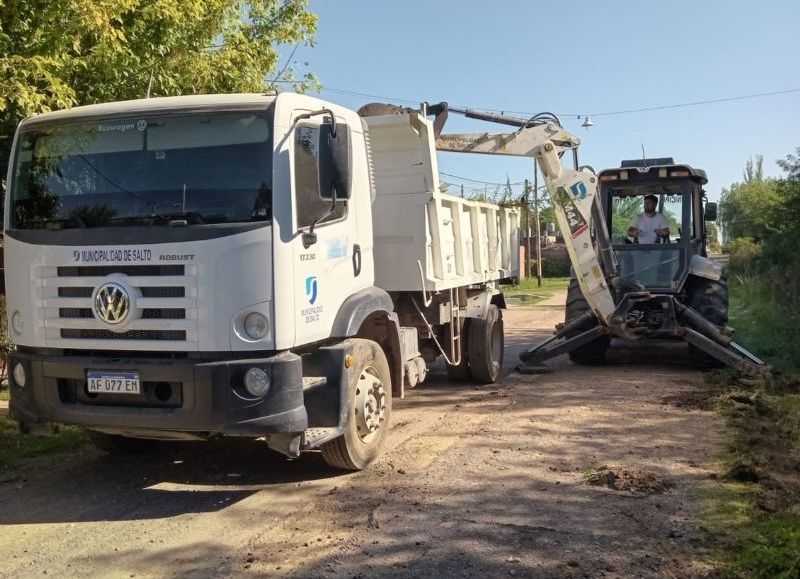 Intensa mañana de servicios municipales en Salto y Berdier