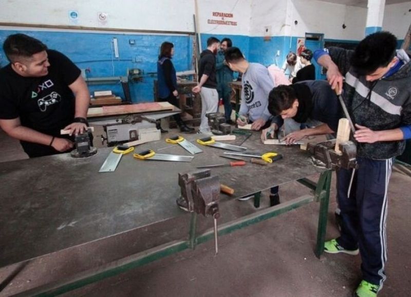 Se abre la inscripción a los cursos y talleres del CFL 401