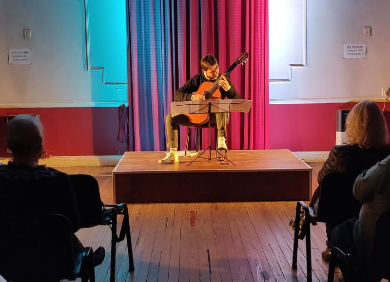 El guitarrista Juan Marino se presentó en el Centro Cultural Ernesto Sábato