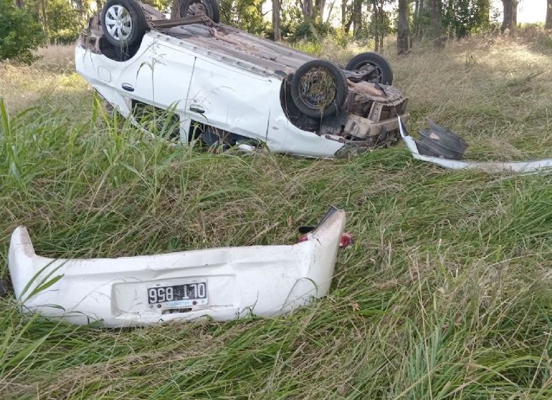 Vuelco en la ruta 188: dos vecinos fueron hospitalizados tras un accidente en el kilómetro 98