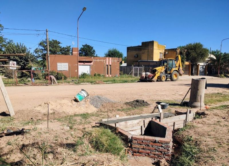 Se realizaron mejoras sobre la calle colectora Luis Dorrego con la construcción de sumideros