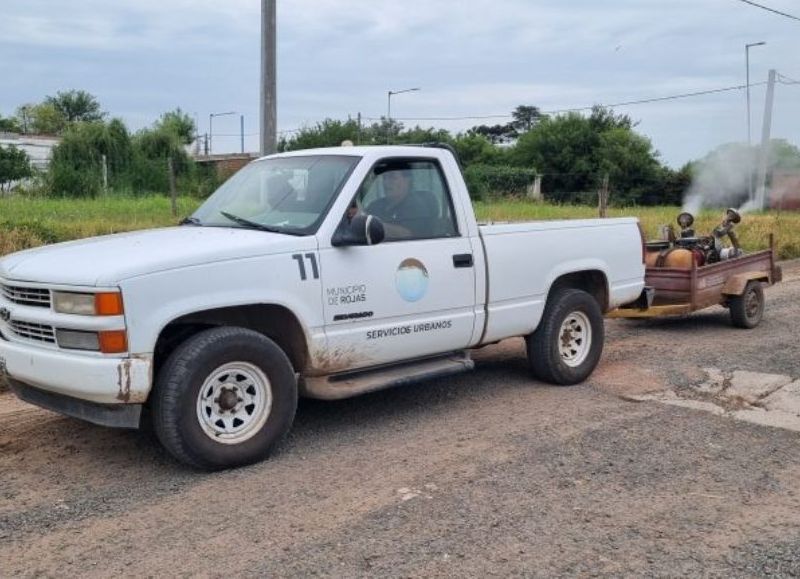 Durante el verano, el municipio refuerza el control de mosquitos con desinsectación en barrios y localidades