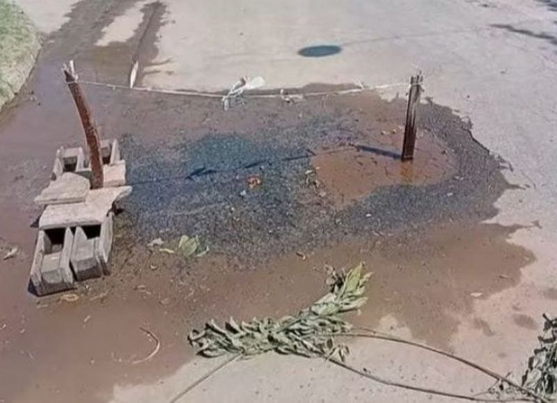 Barrio La Loma: persiste una pérdida de agua desde hace más de 20 días