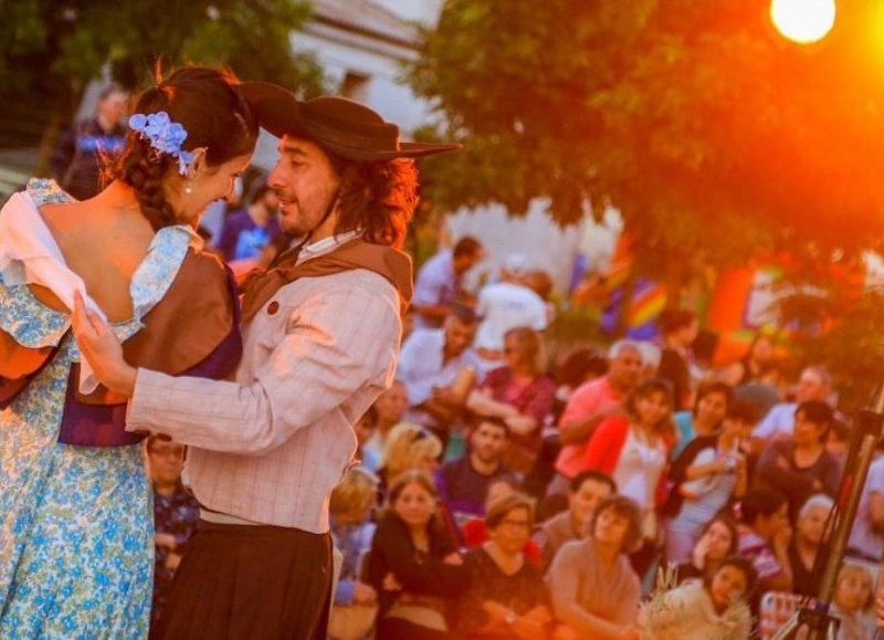 La ciudad inaugura el Centro Cultural de la Ribera con peña folklórica, feria y homenaje a mujeres destacadas