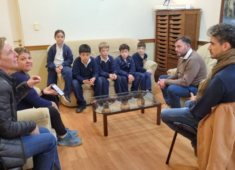 Estudiantes del Instituto San José lanzaron una app y campañas solidarias para ayudar a la ciudad