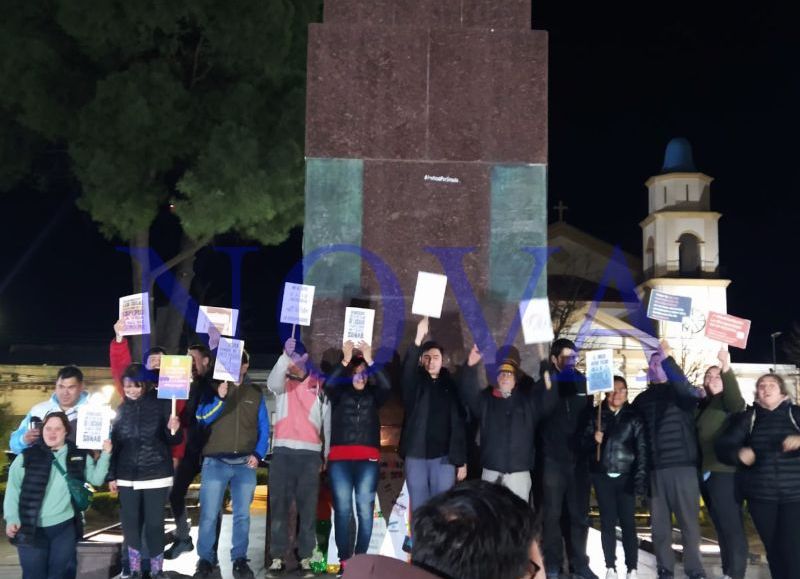 VIDEO | Masiva movilización en plaza San Martín: la ciudad rechazó el veto de Javier Milei