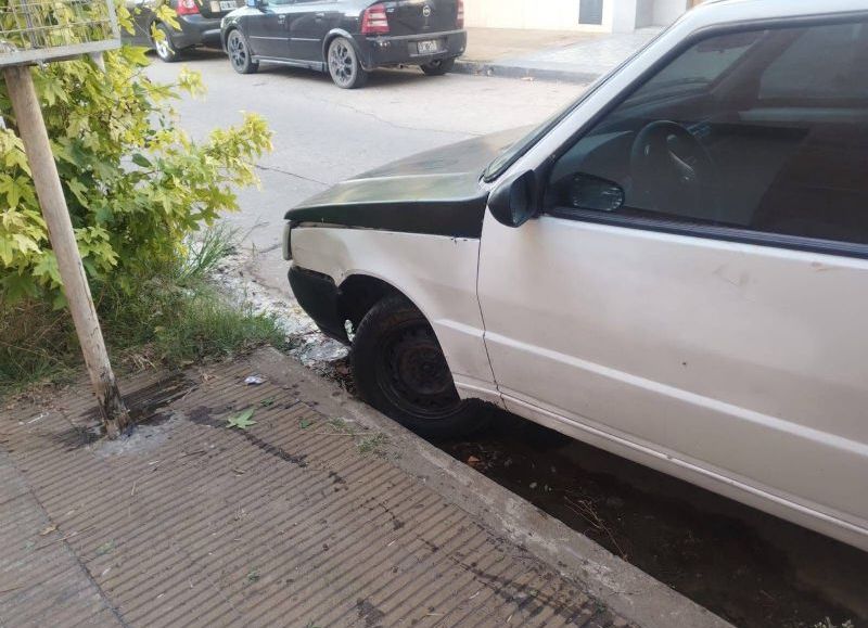 ¿Usted no aprende, verdad? Le sacaron el auto por manejar borracho, lo fue a retirar y chocó a las pocas cuadras