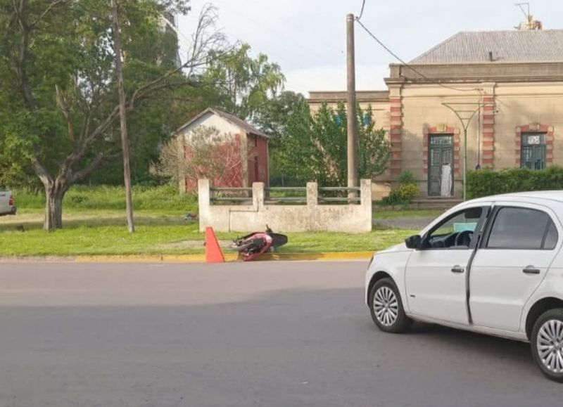 Accidente en San Martín e Iribarne: un joven debió ser hospitalizado