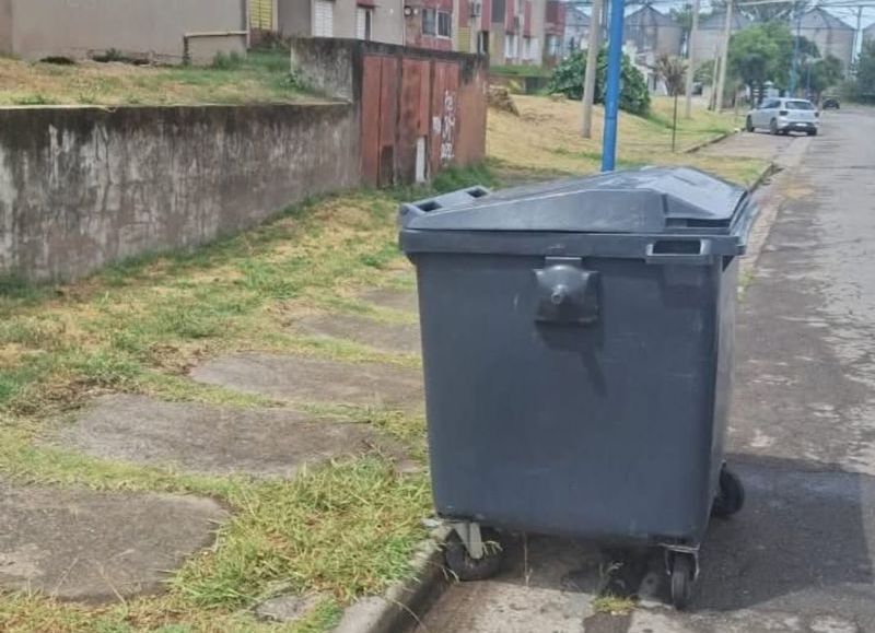 El Municipio continúa con la colocación y redistribución de contenedores en los barrios