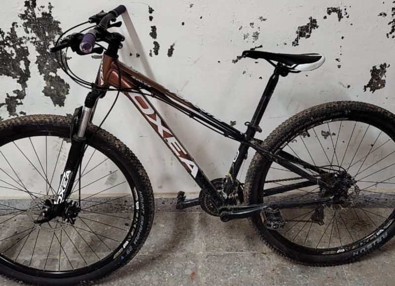 Violento asalto en barrio La Loma: le robaron la bicicleta a punta de cuchillo y lo golpearon